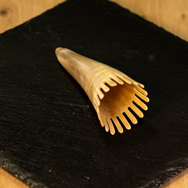 Horn-Kopfmassagekamm